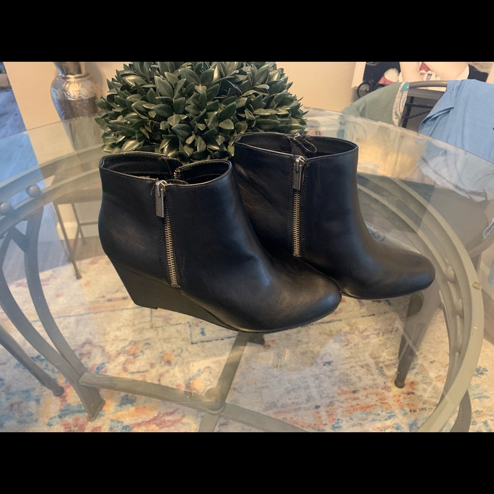 Brand new Kenneth Cole boots ! Perfect condition NWOT